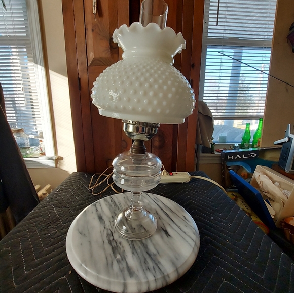 Mid century Hobnail Lamp - Picture 5 of 15